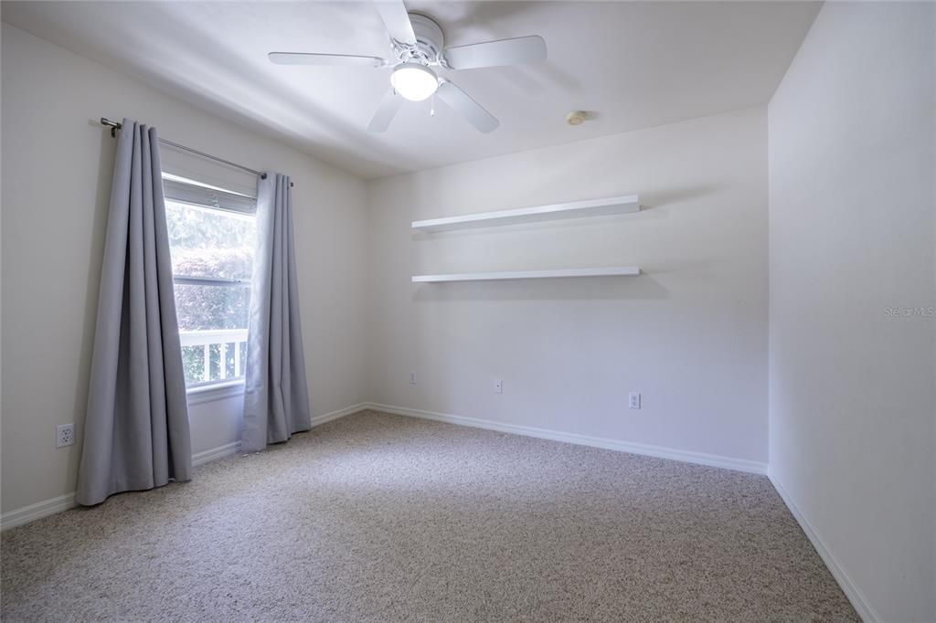 Active With Contract: $259,900 (3 beds, 2 baths, 1233 Square Feet)