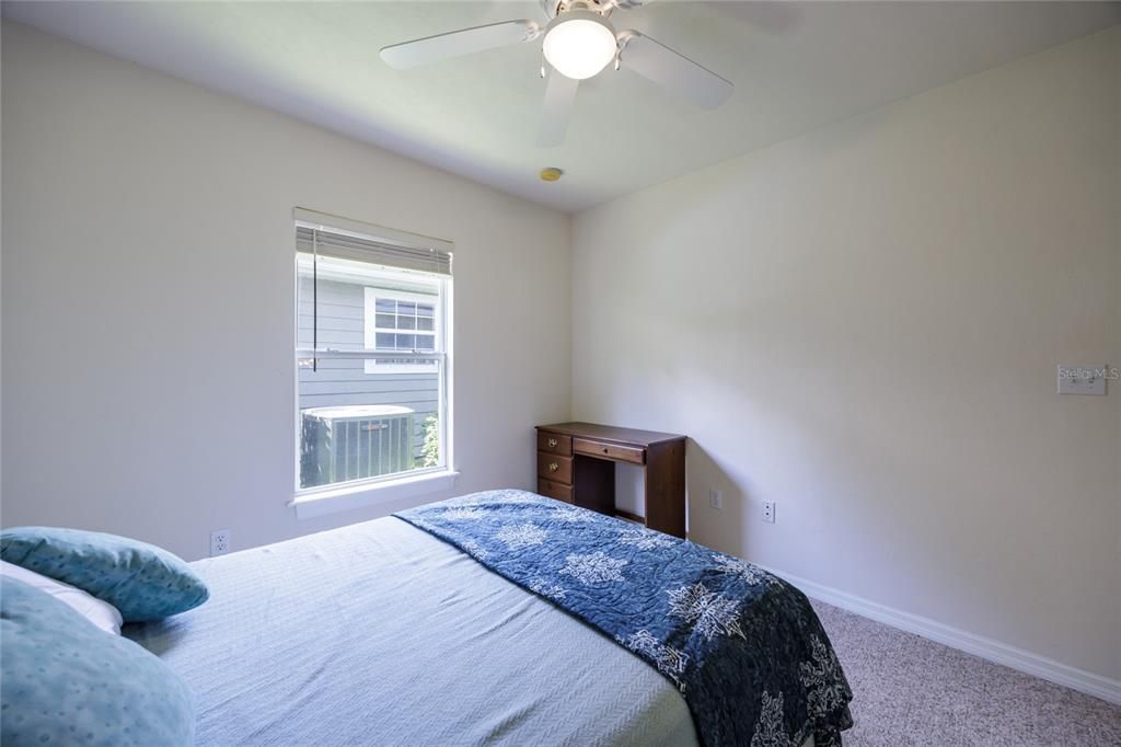 Active With Contract: $259,900 (3 beds, 2 baths, 1233 Square Feet)