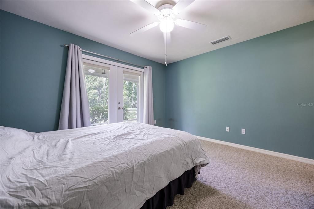 Active With Contract: $259,900 (3 beds, 2 baths, 1233 Square Feet)