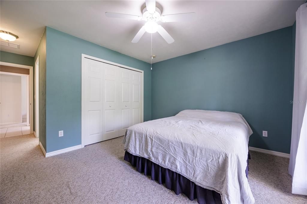 Active With Contract: $259,900 (3 beds, 2 baths, 1233 Square Feet)