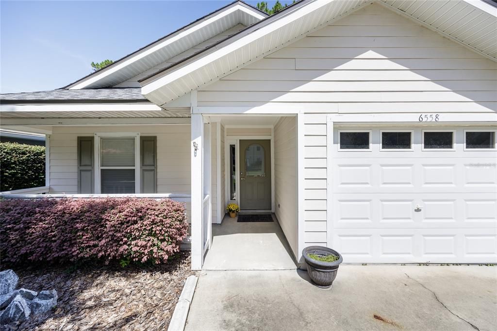 Active With Contract: $259,900 (3 beds, 2 baths, 1233 Square Feet)