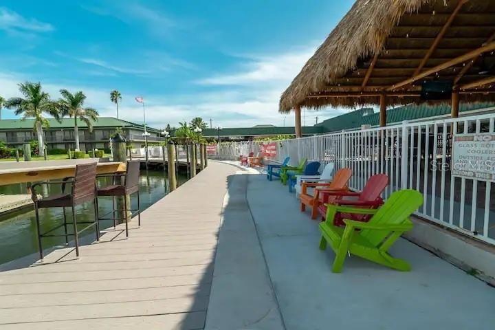 合同活跃: $115,000 (0 贝兹, 1 浴室, 348 平方英尺)