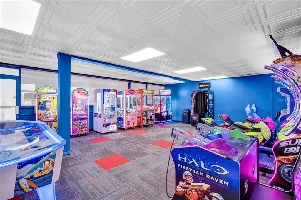 合同活跃: $115,000 (0 贝兹, 1 浴室, 348 平方英尺)