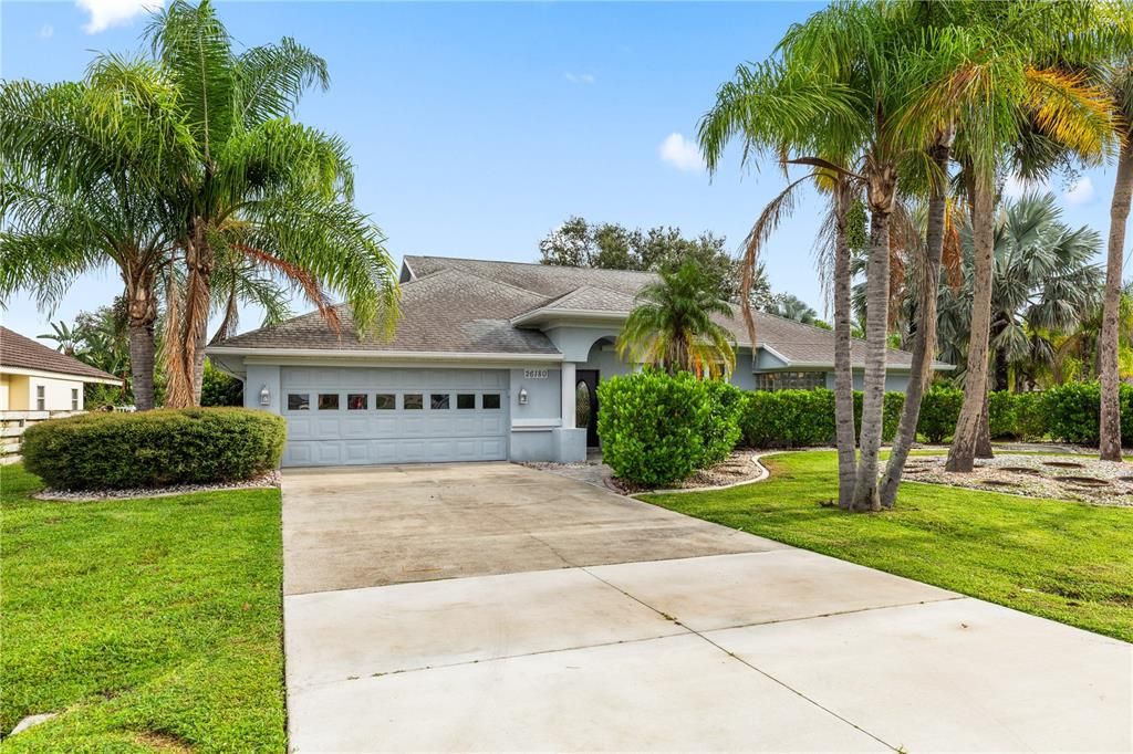 Recently Sold: $385,000 (3 beds, 2 baths, 2372 Square Feet)