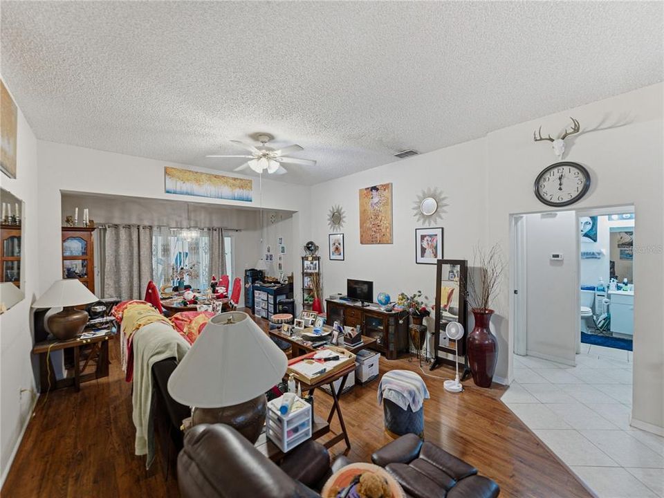 En Venta: $184,900 (2 camas, 1 baños, 968 Pies cuadrados)