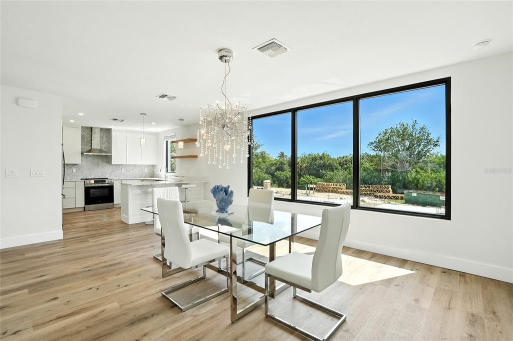 En Venta: $925,000 (3 camas, 2 baños, 2316 Pies cuadrados)