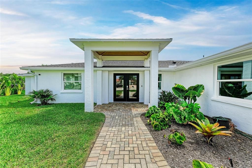 Active With Contract: $2,595,000 (4 beds, 4 baths, 2419 Square Feet)