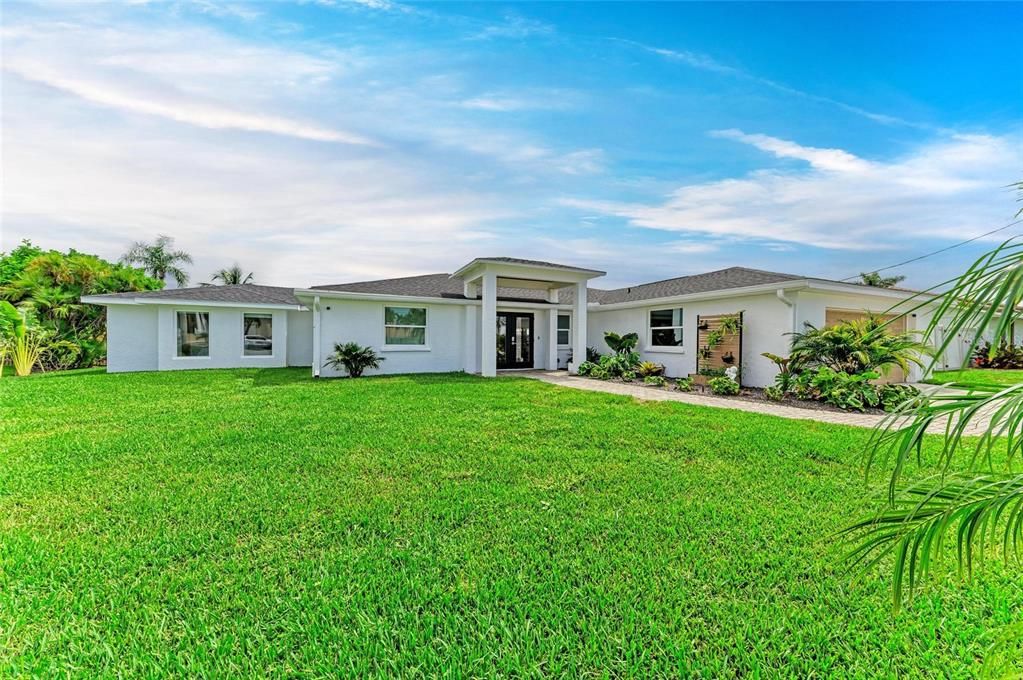 Active With Contract: $2,595,000 (4 beds, 4 baths, 2419 Square Feet)