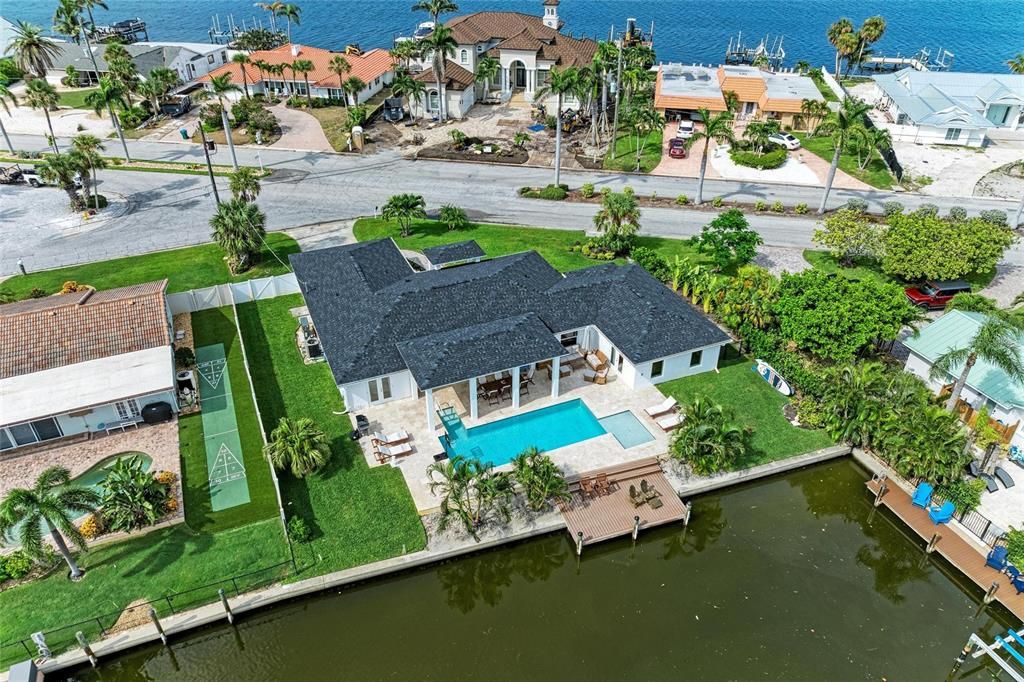 Active With Contract: $2,595,000 (4 beds, 4 baths, 2419 Square Feet)