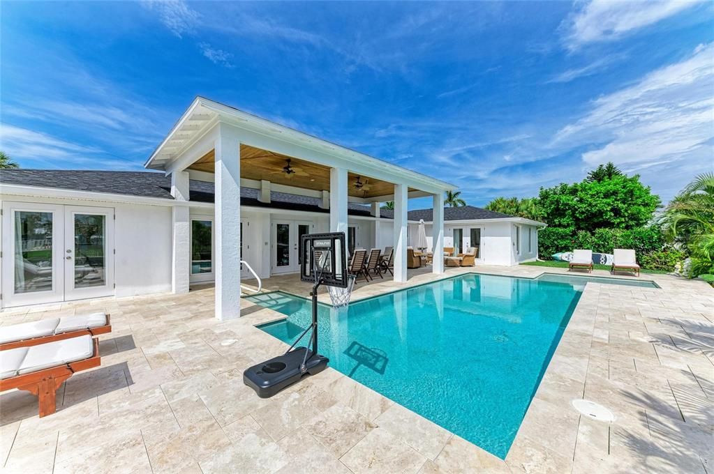 Active With Contract: $2,595,000 (4 beds, 4 baths, 2419 Square Feet)