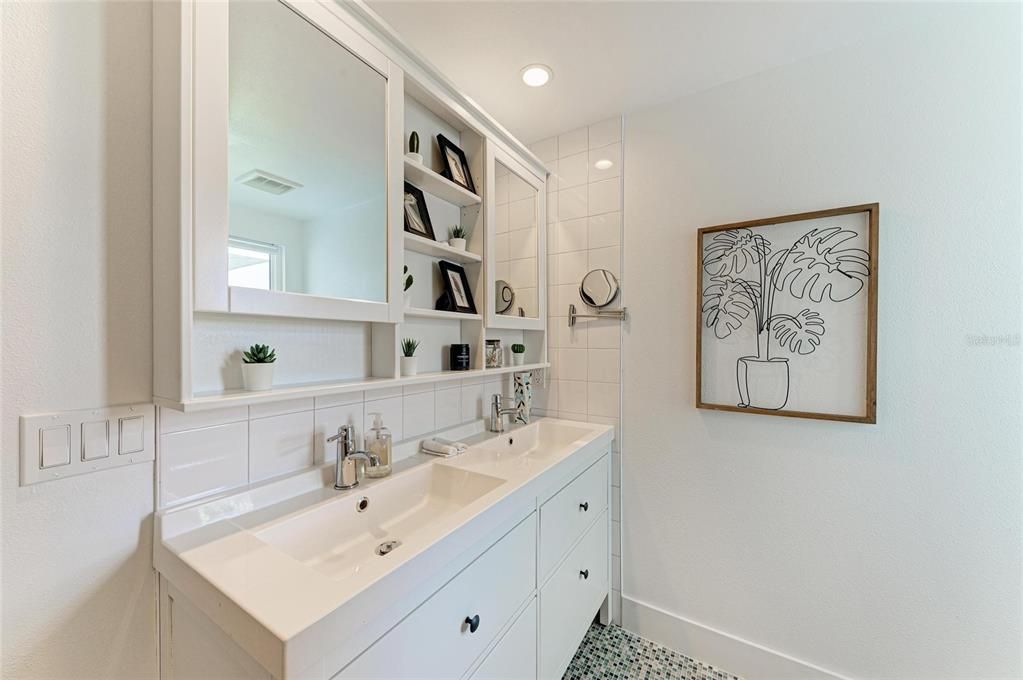 Active With Contract: $2,595,000 (4 beds, 4 baths, 2419 Square Feet)