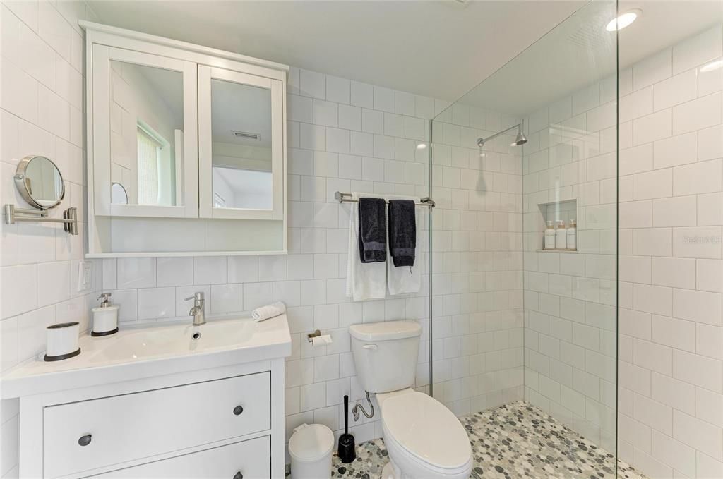 Active With Contract: $2,595,000 (4 beds, 4 baths, 2419 Square Feet)