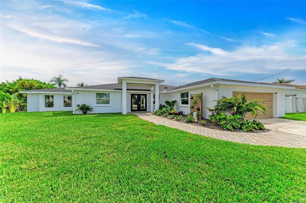 Active With Contract: $2,595,000 (4 beds, 4 baths, 2419 Square Feet)