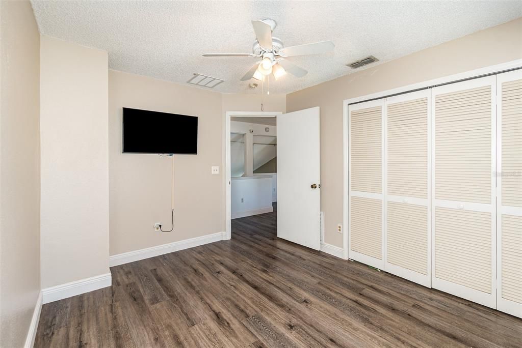 Active With Contract: $375,000 (3 beds, 2 baths, 2156 Square Feet)