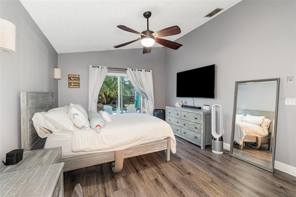 Active With Contract: $375,000 (3 beds, 2 baths, 2156 Square Feet)
