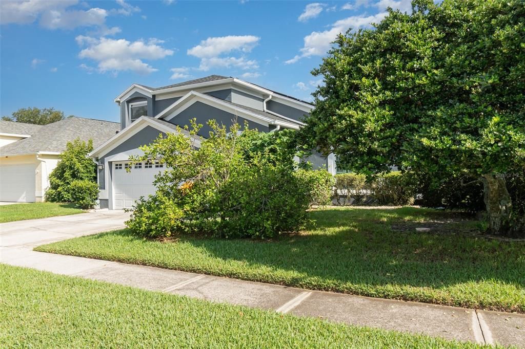 Active With Contract: $375,000 (3 beds, 2 baths, 2156 Square Feet)