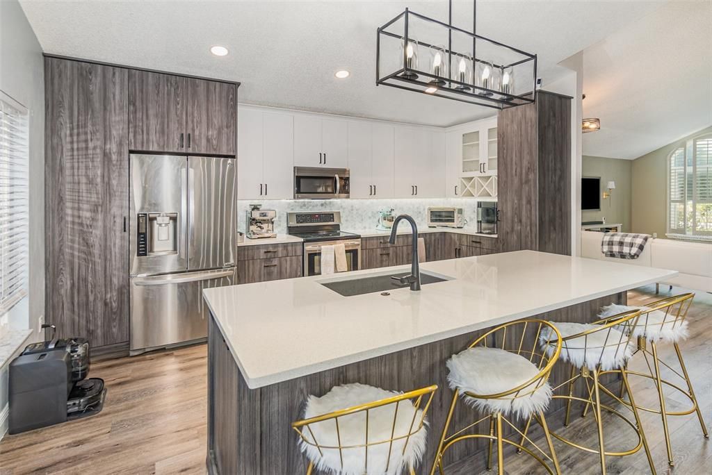 Active With Contract: $375,000 (3 beds, 2 baths, 2156 Square Feet)