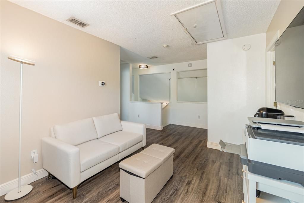 Active With Contract: $375,000 (3 beds, 2 baths, 2156 Square Feet)