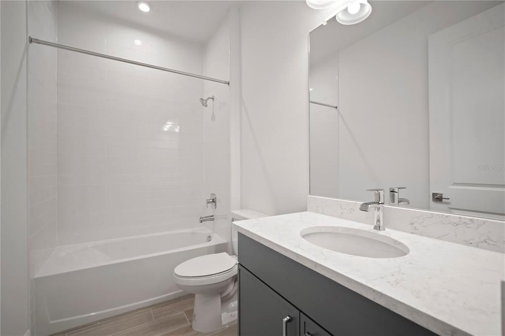 На продажу: $459,850 (4 спален, 2 ванн, 1805 Квадратных фут)