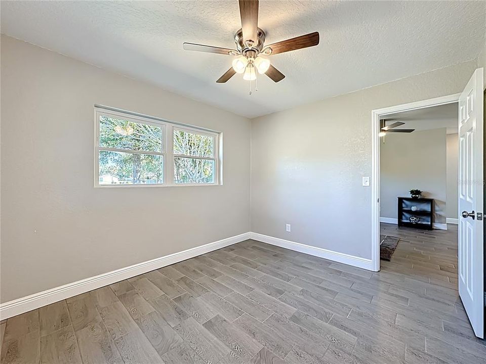 Под контрактом: $269,900 (3 спален, 2 ванн, 1088 Квадратных фут)