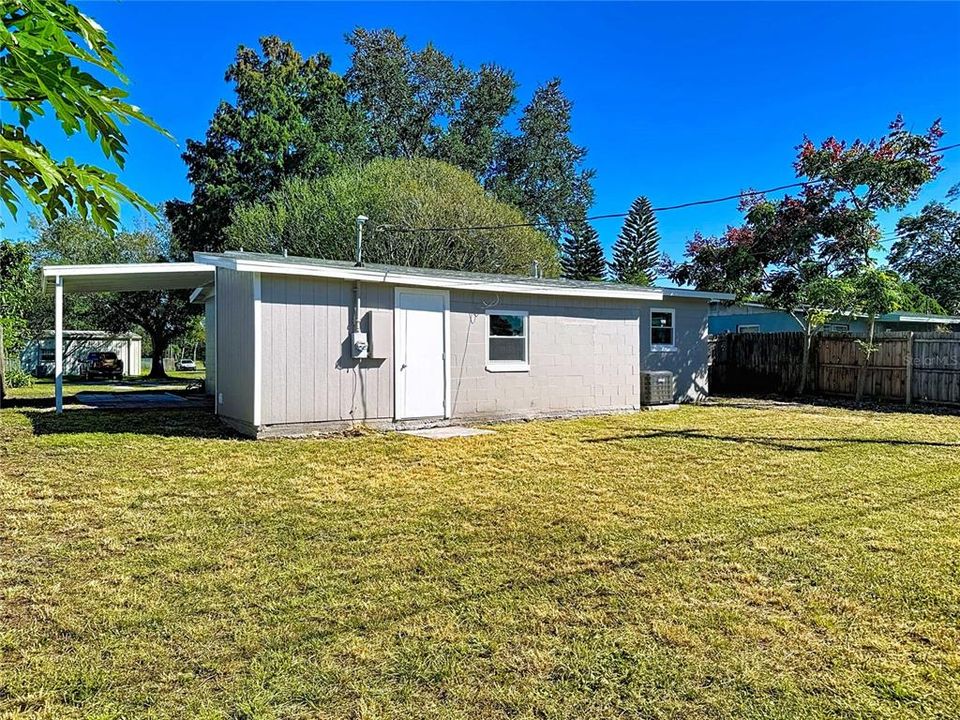 Под контрактом: $269,900 (3 спален, 2 ванн, 1088 Квадратных фут)