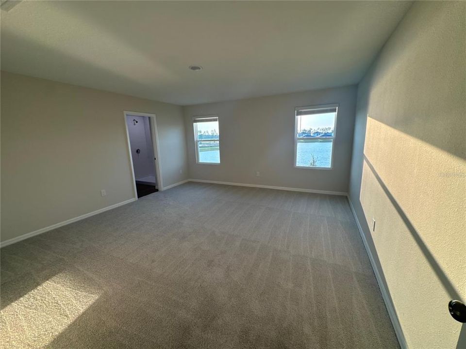 For Rent: $2,999 (5 beds, 3 baths, 2892 Square Feet)