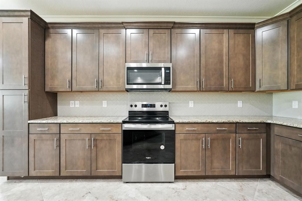 For Sale: $655,000 (3 beds, 3 baths, 2161 Square Feet)