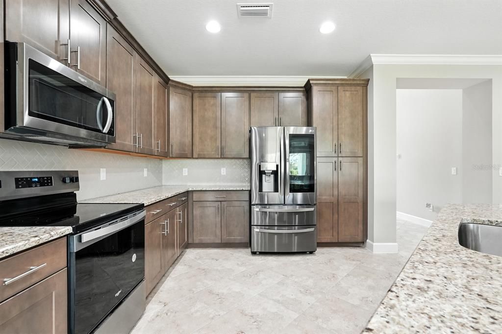 For Sale: $655,000 (3 beds, 3 baths, 2161 Square Feet)