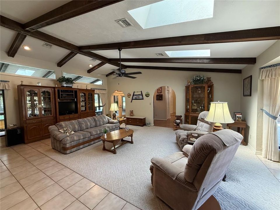 待售: $879,900 (3 贝兹, 3 浴室, 2319 平方英尺)