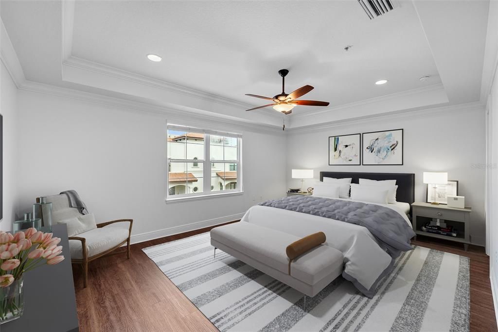 合同活跃: $4,500 (4 贝兹, 3 浴室, 2500 平方英尺)