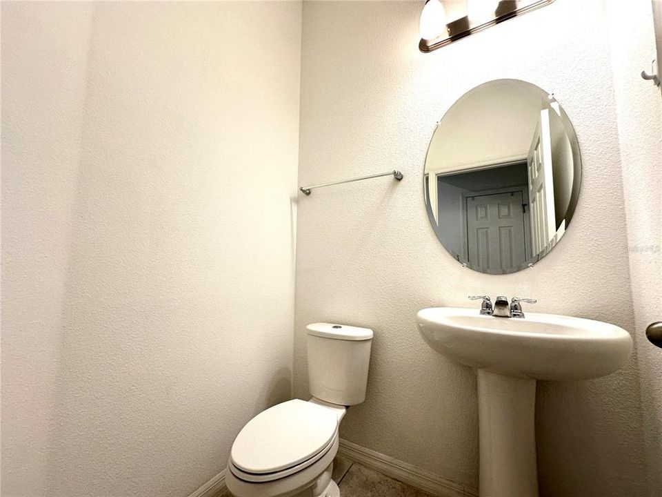 Activo con contrato: $2,850 (4 camas, 2 baños, 1860 Pies cuadrados)