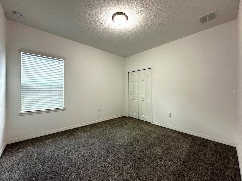 Activo con contrato: $2,850 (4 camas, 2 baños, 1860 Pies cuadrados)