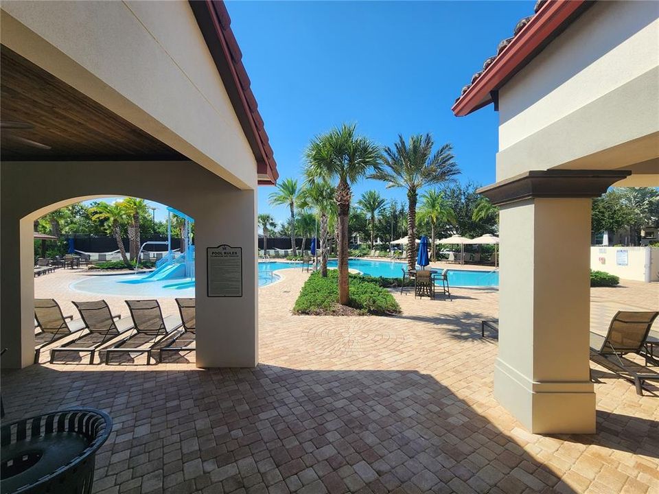 Activo con contrato: $2,850 (4 camas, 2 baños, 1860 Pies cuadrados)