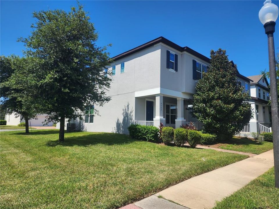 Activo con contrato: $2,850 (4 camas, 2 baños, 1860 Pies cuadrados)