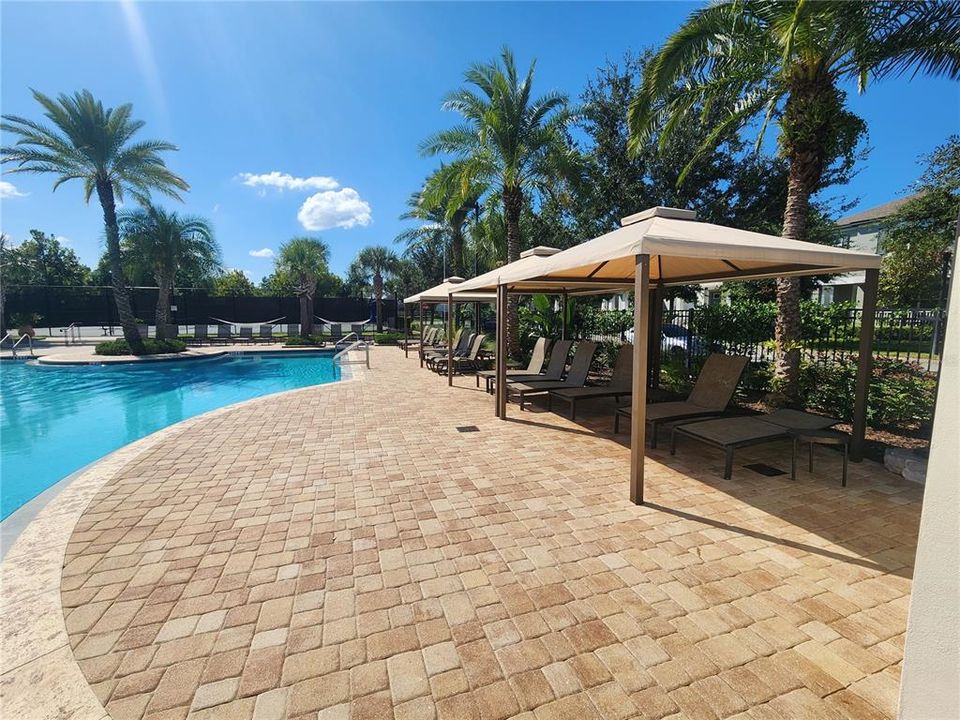 Activo con contrato: $2,850 (4 camas, 2 baños, 1860 Pies cuadrados)