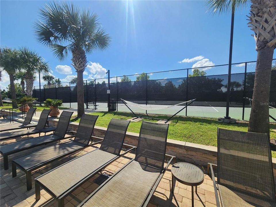 Activo con contrato: $2,850 (4 camas, 2 baños, 1860 Pies cuadrados)