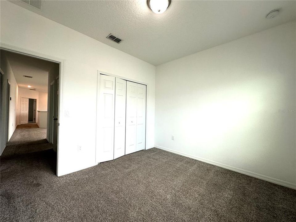 Activo con contrato: $2,850 (4 camas, 2 baños, 1860 Pies cuadrados)