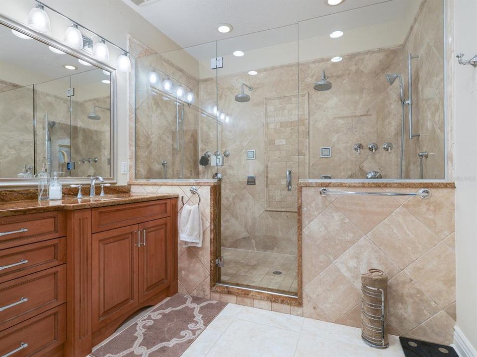 Activo con contrato: $689,000 (3 camas, 2 baños, 2604 Pies cuadrados)