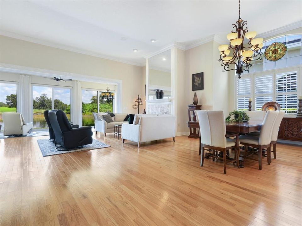 Activo con contrato: $689,000 (3 camas, 2 baños, 2604 Pies cuadrados)