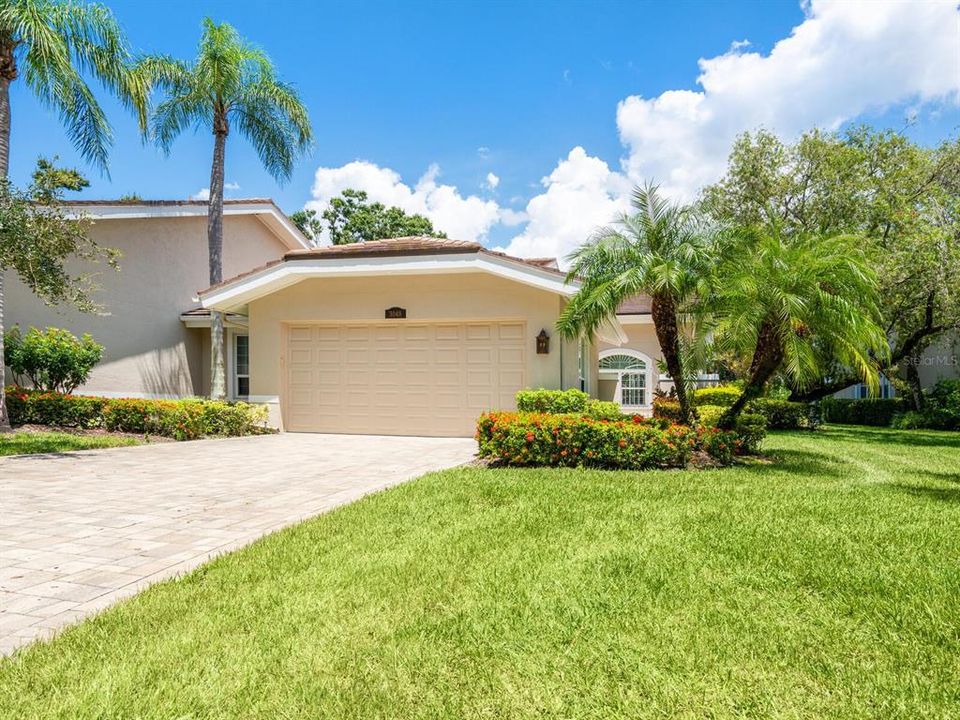 Activo con contrato: $689,000 (3 camas, 2 baños, 2604 Pies cuadrados)