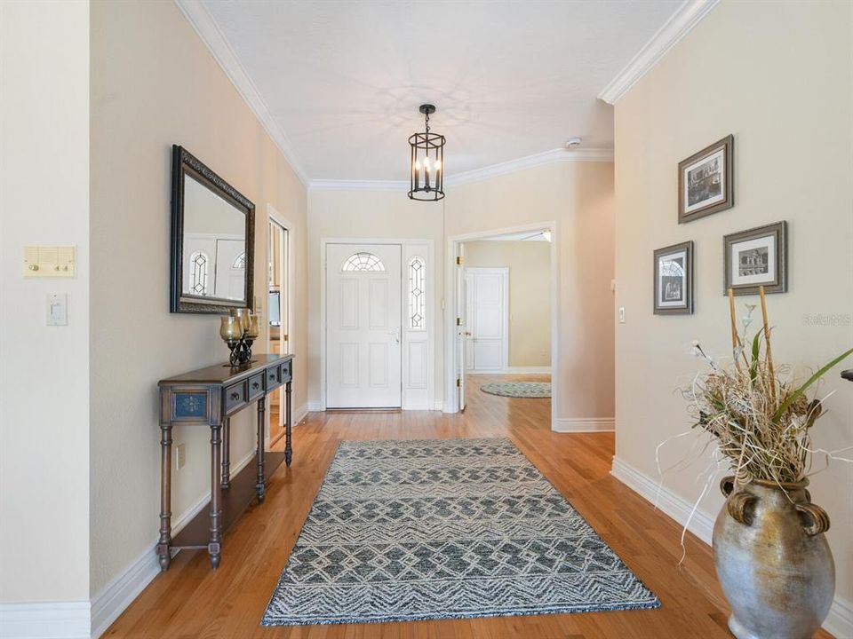 Activo con contrato: $689,000 (3 camas, 2 baños, 2604 Pies cuadrados)