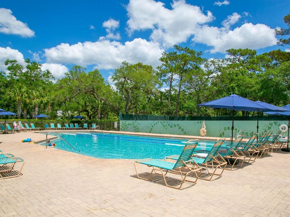 Activo con contrato: $689,000 (3 camas, 2 baños, 2604 Pies cuadrados)