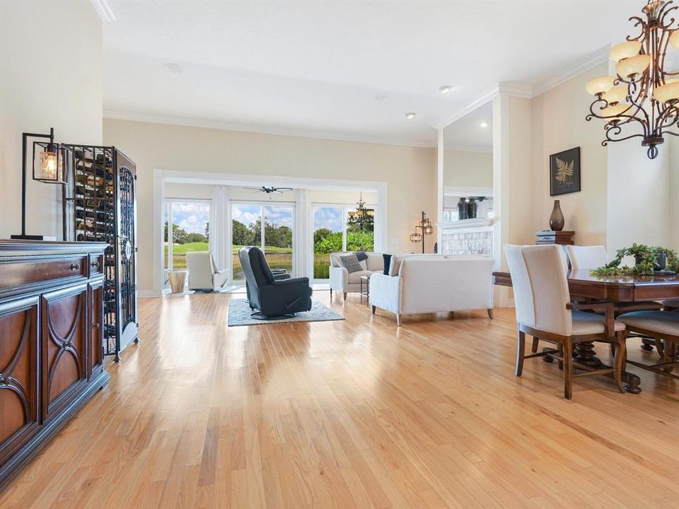 Activo con contrato: $689,000 (3 camas, 2 baños, 2604 Pies cuadrados)