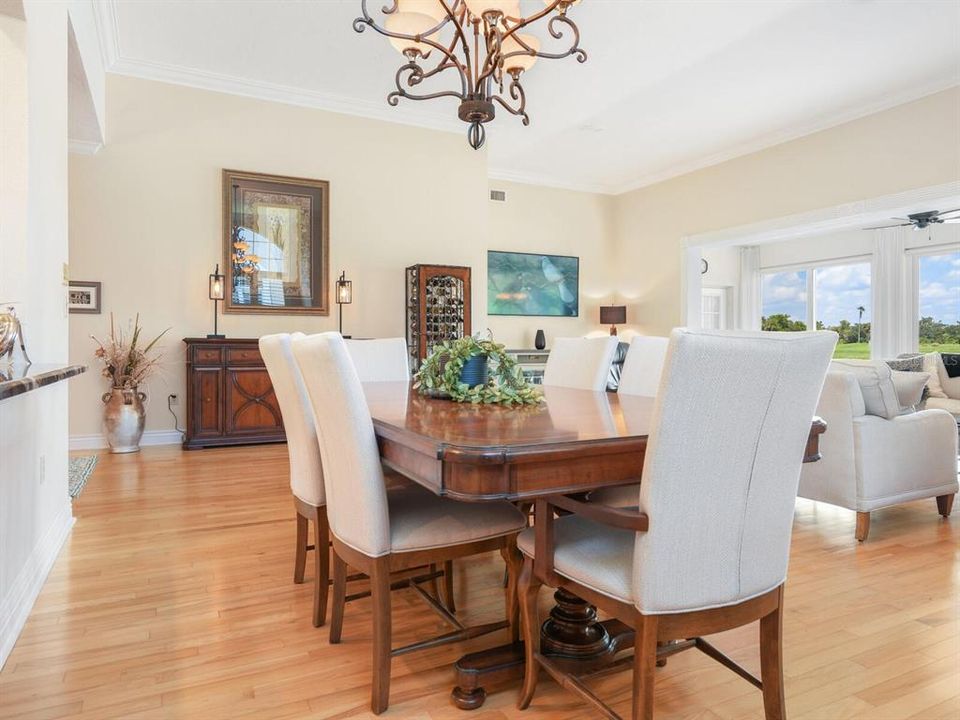 Activo con contrato: $689,000 (3 camas, 2 baños, 2604 Pies cuadrados)