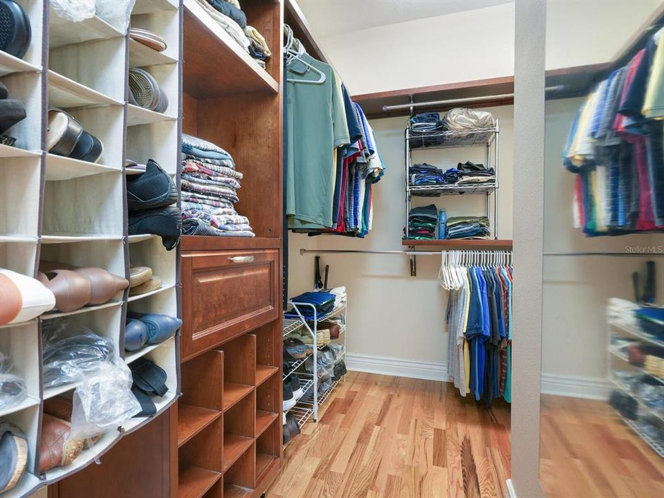 Activo con contrato: $689,000 (3 camas, 2 baños, 2604 Pies cuadrados)