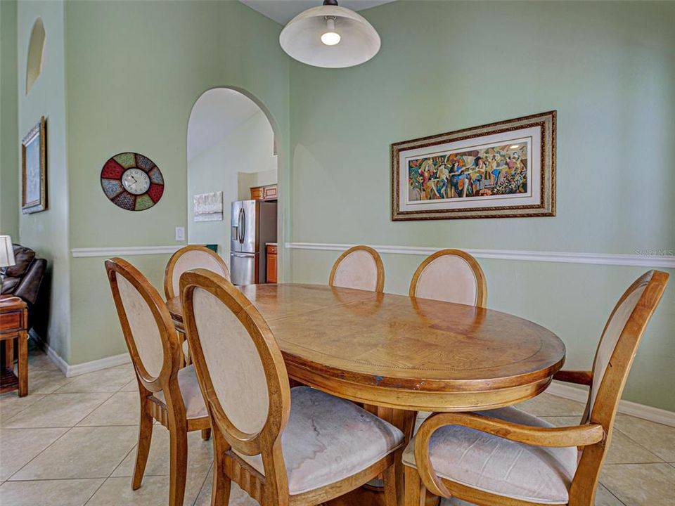 合同活跃: $525,000 (4 贝兹, 3 浴室, 2638 平方英尺)