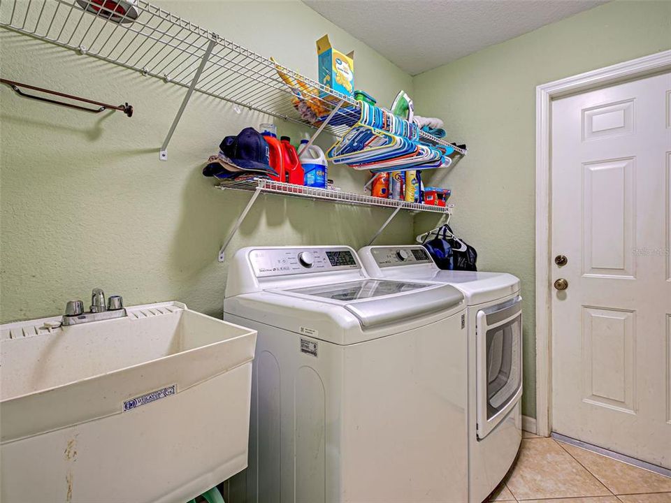 合同活跃: $525,000 (4 贝兹, 3 浴室, 2638 平方英尺)