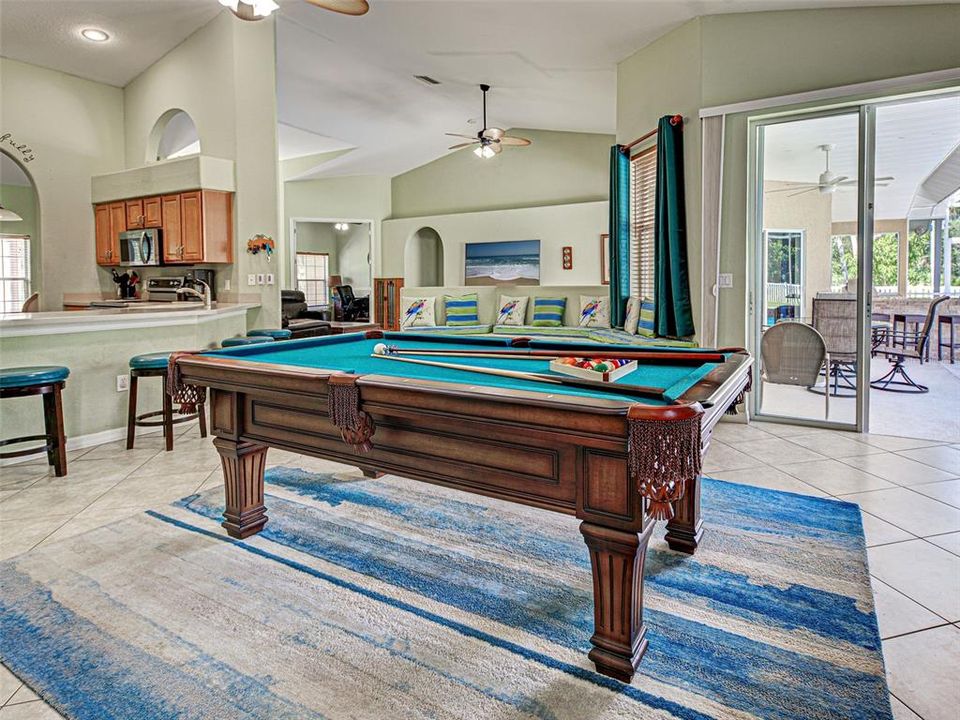 合同活跃: $525,000 (4 贝兹, 3 浴室, 2638 平方英尺)