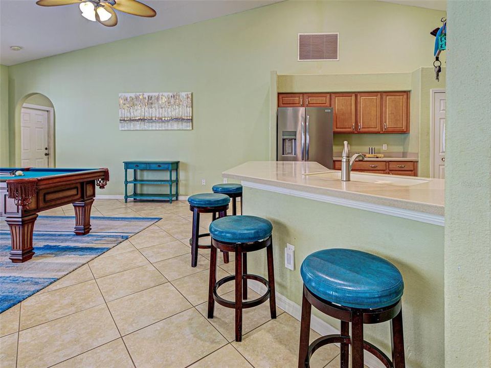 合同活跃: $525,000 (4 贝兹, 3 浴室, 2638 平方英尺)