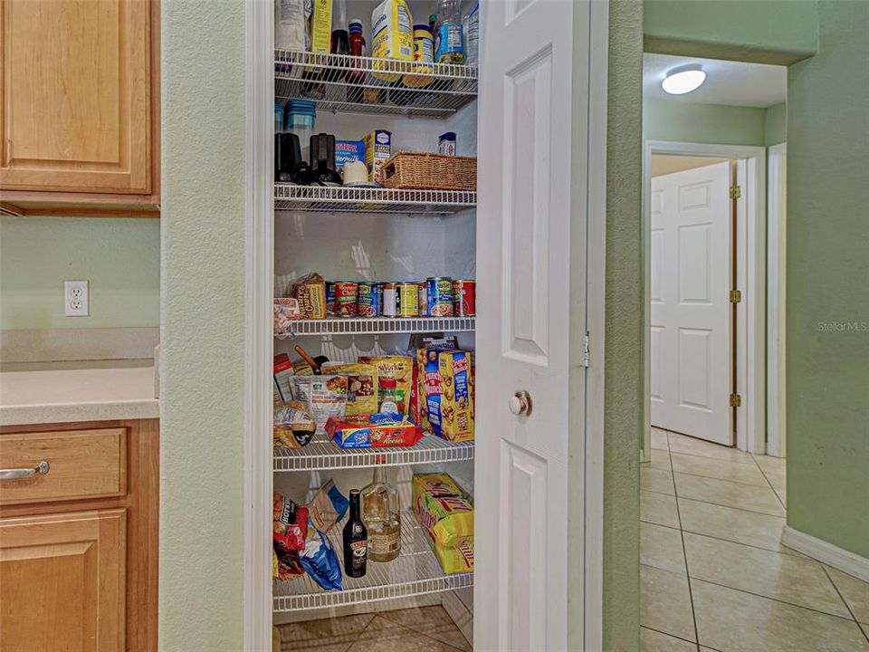 合同活跃: $525,000 (4 贝兹, 3 浴室, 2638 平方英尺)